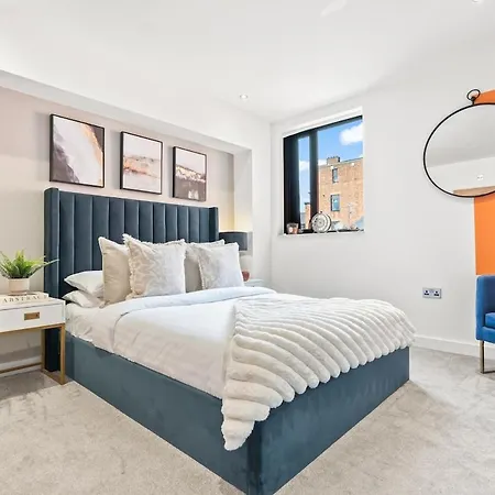 Apartment Golden Quarter Penthouse - 3 Beds - Contractors *