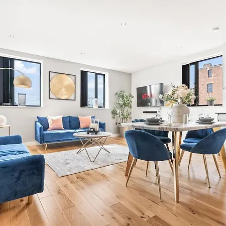 Golden Quarter Penthouse - 3 Beds - Contractors